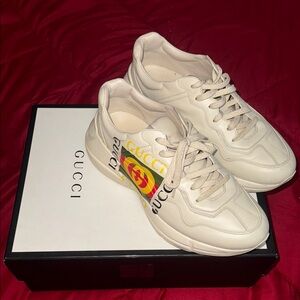 Gucci Cream Sneakers with Logo (receipt and box)